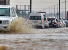 بارندگی و سیلاب در عربستان/ مدارس چندین شهر مجازی شدند