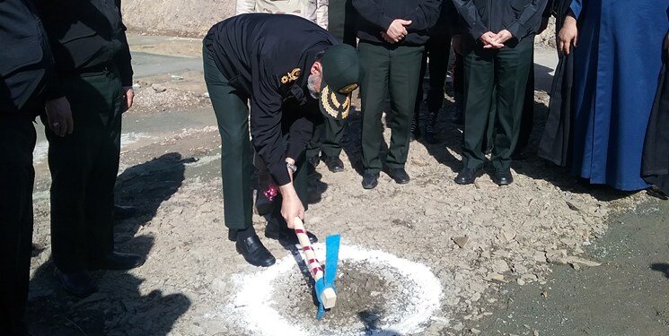 کلنگ احداث ۹۵۶ واحد مسکن سازمانی نیروهای انتظامی کردستان به زمین زده شد